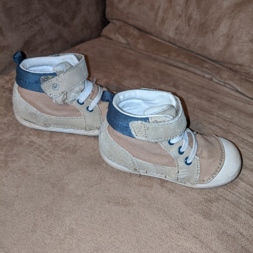 *SOLD**Stride Rite Toddler boots Size 5M